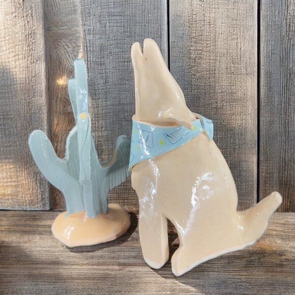 Vintage Karma Reichert Southwestern Howling Wolf And Cactus Hand Made Pottery - Picture 1 of 12